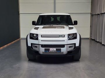 Land-Rover Defender - 2
