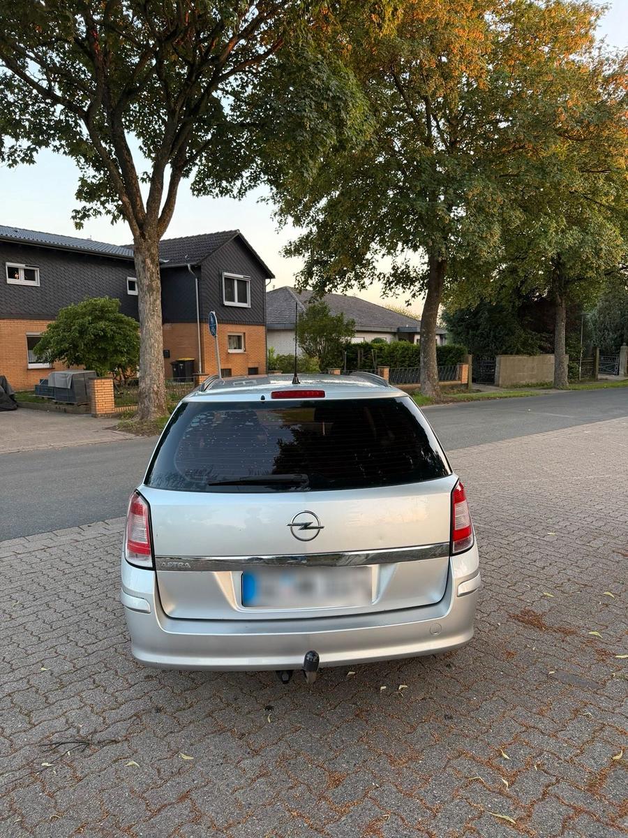 Opel Astra 2009 — двигун 140 HP (103kW)
