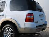 Ford Explorer V8 Eddie Bauer - aus 2006: Geländewagen