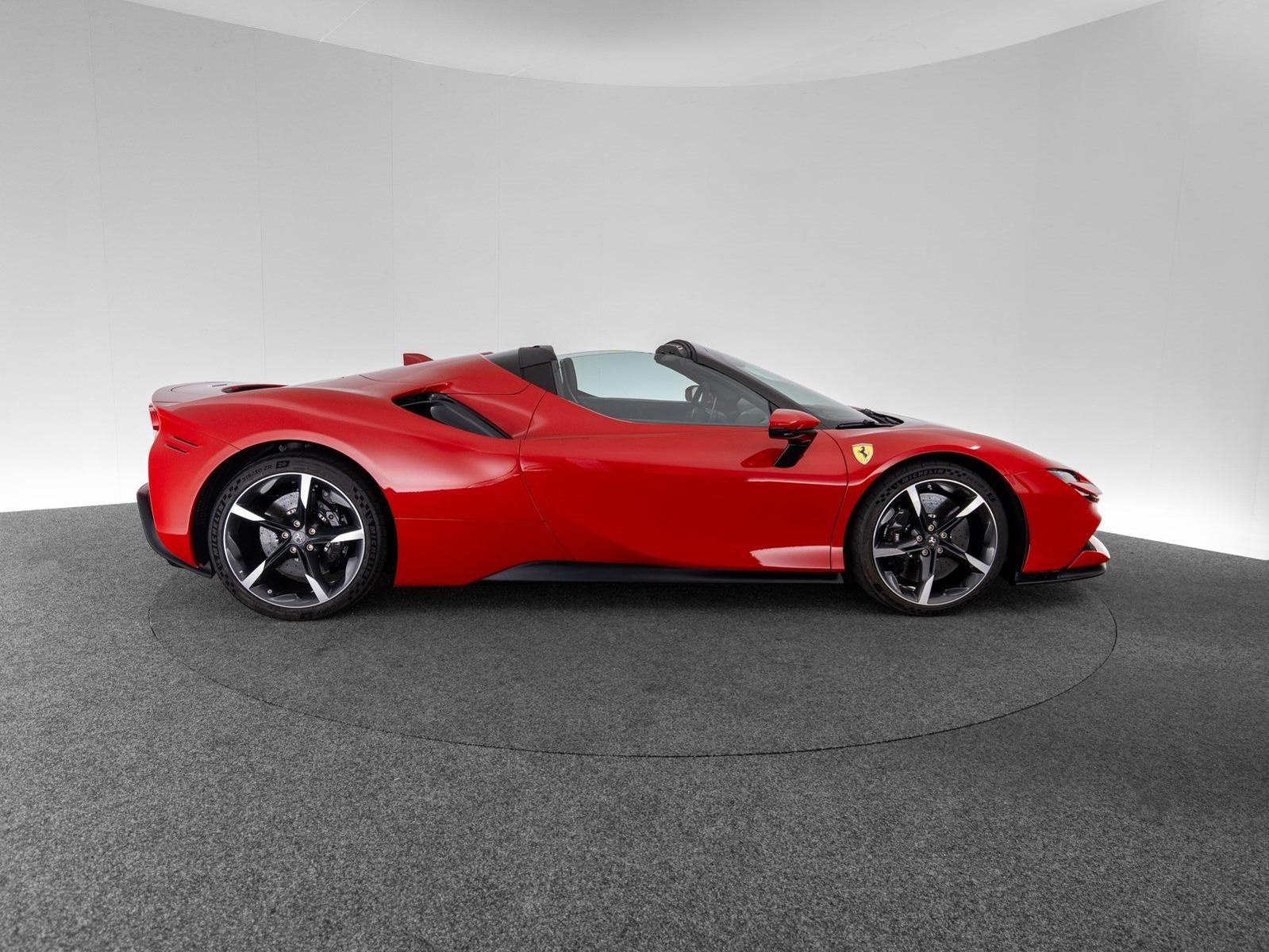 Ferrari SF90 Spider