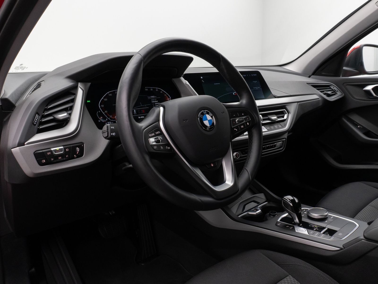 Fahrzeugabbildung BMW 118i GeschwindigReg Kamera DAB FernlichtAss LED