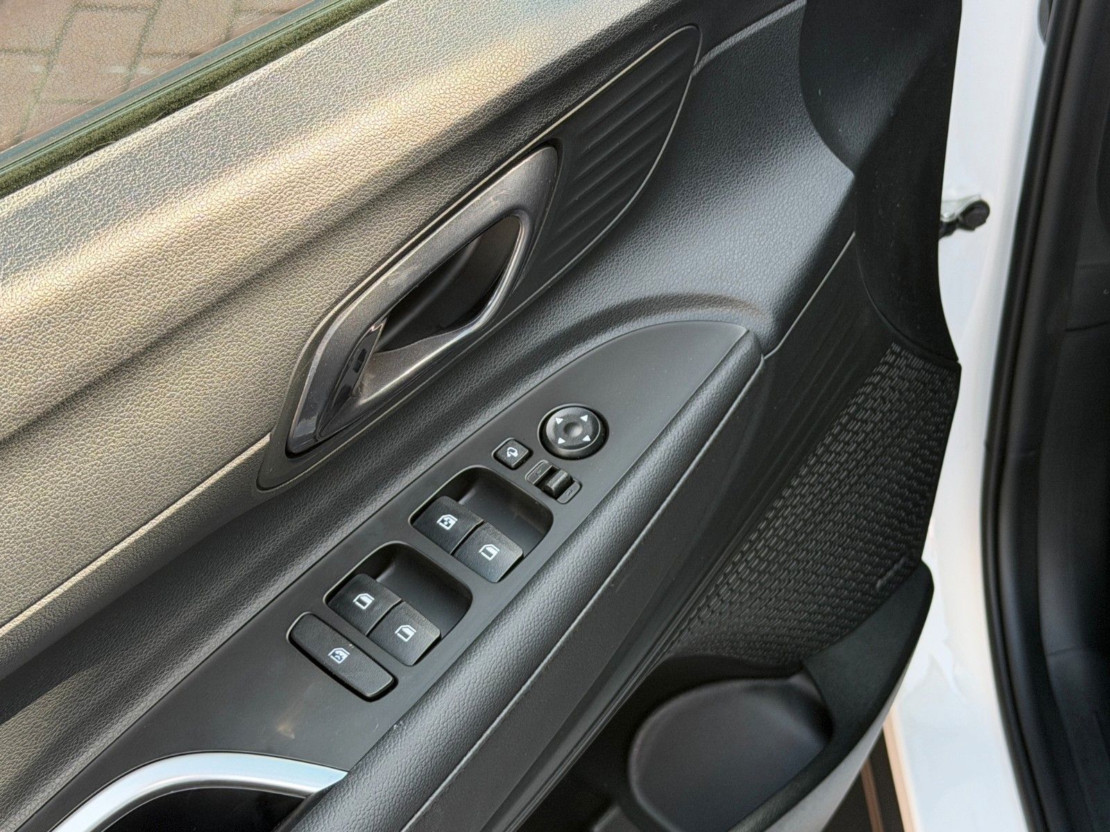 Fahrzeugabbildung Hyundai BAYON 1.0 T-GDI Blackline *Navi*Kamera*BOSE*LED*