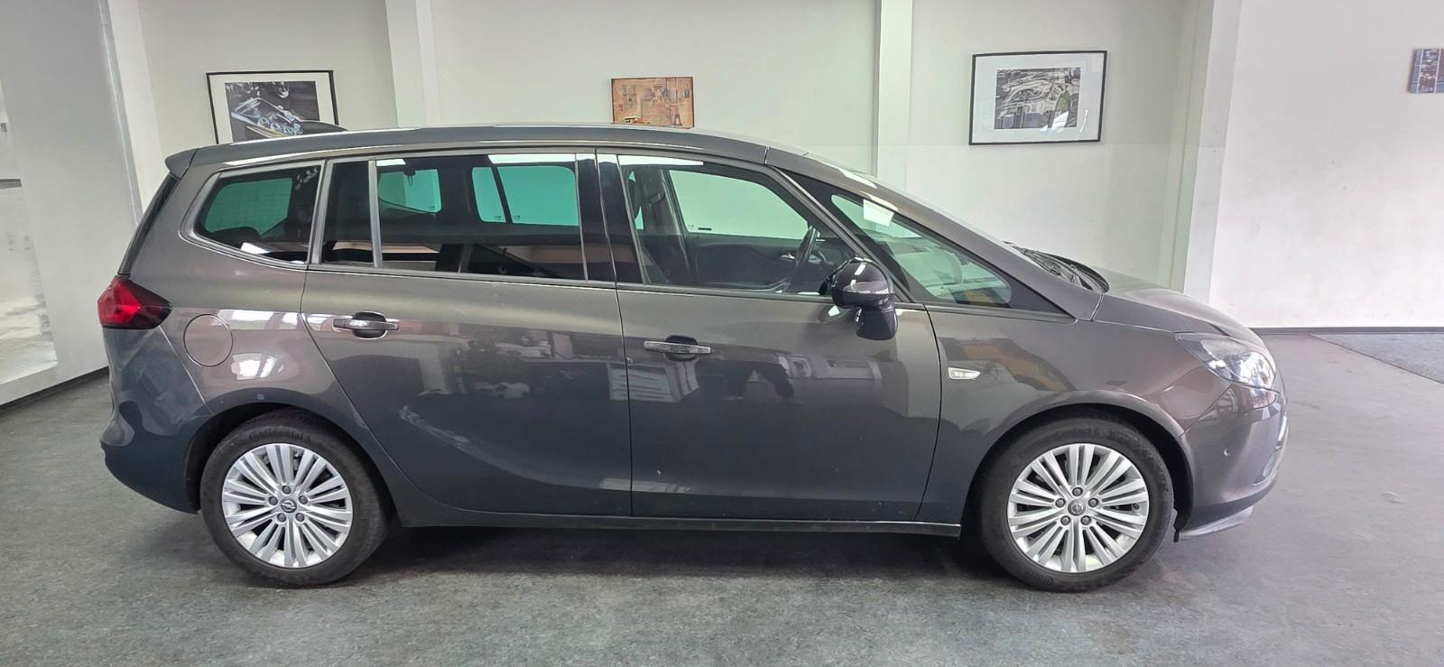 Opel Zafira Tourer 1.4 Turbo 7 Sitze Navi Kamera PDC