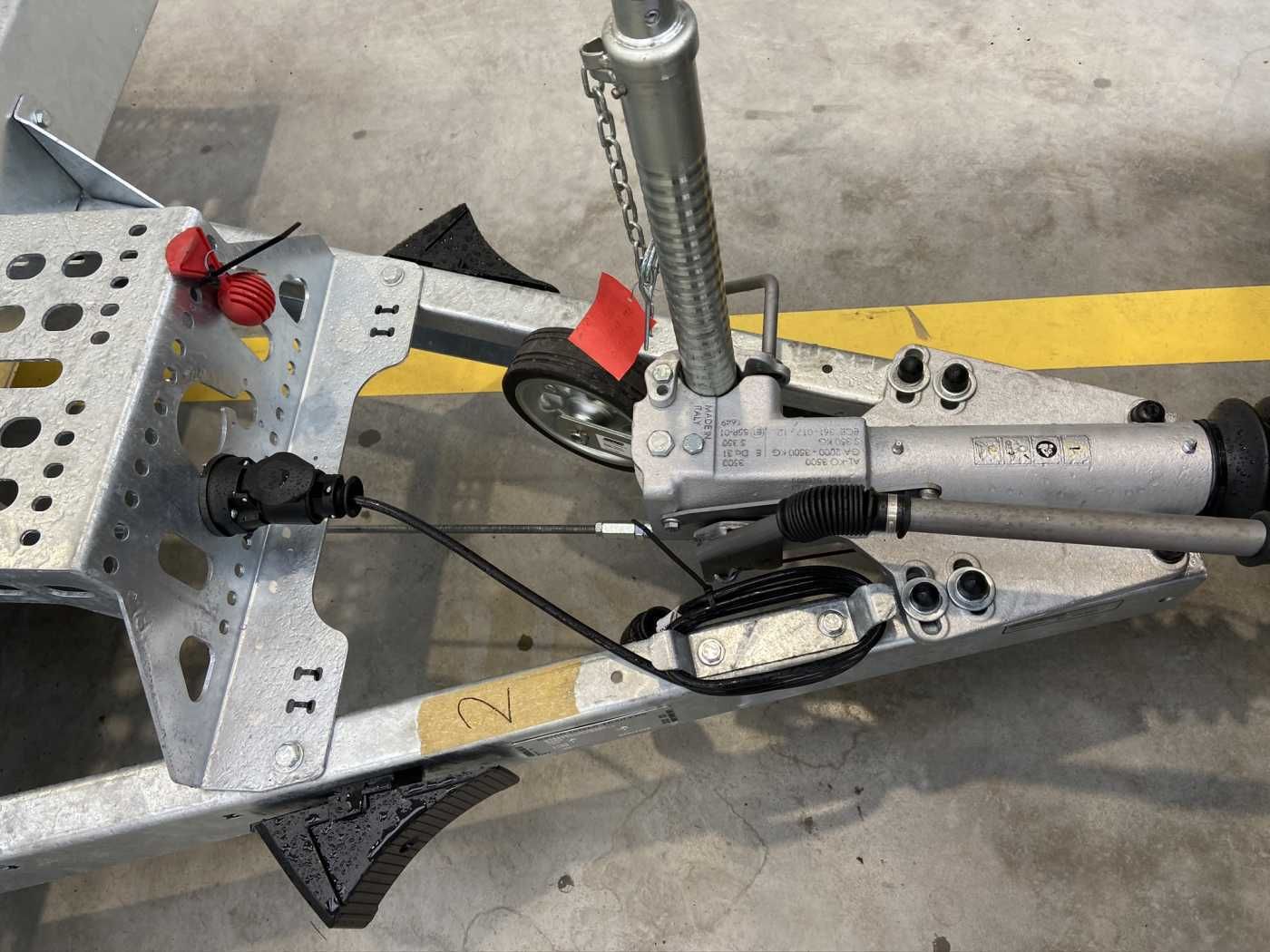 Fahrzeugabbildung Brian James Cargo Digger Plant 2 / Länge: 3.200mm  / 3.500kg