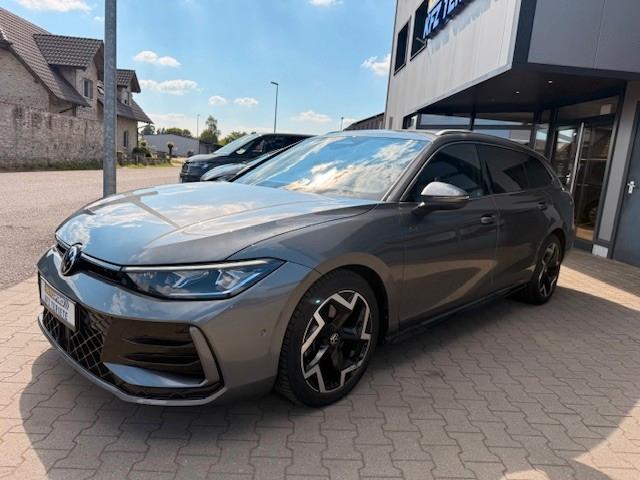 Volkswagen Passat Variant 2.0 TDI R-line ACC LED