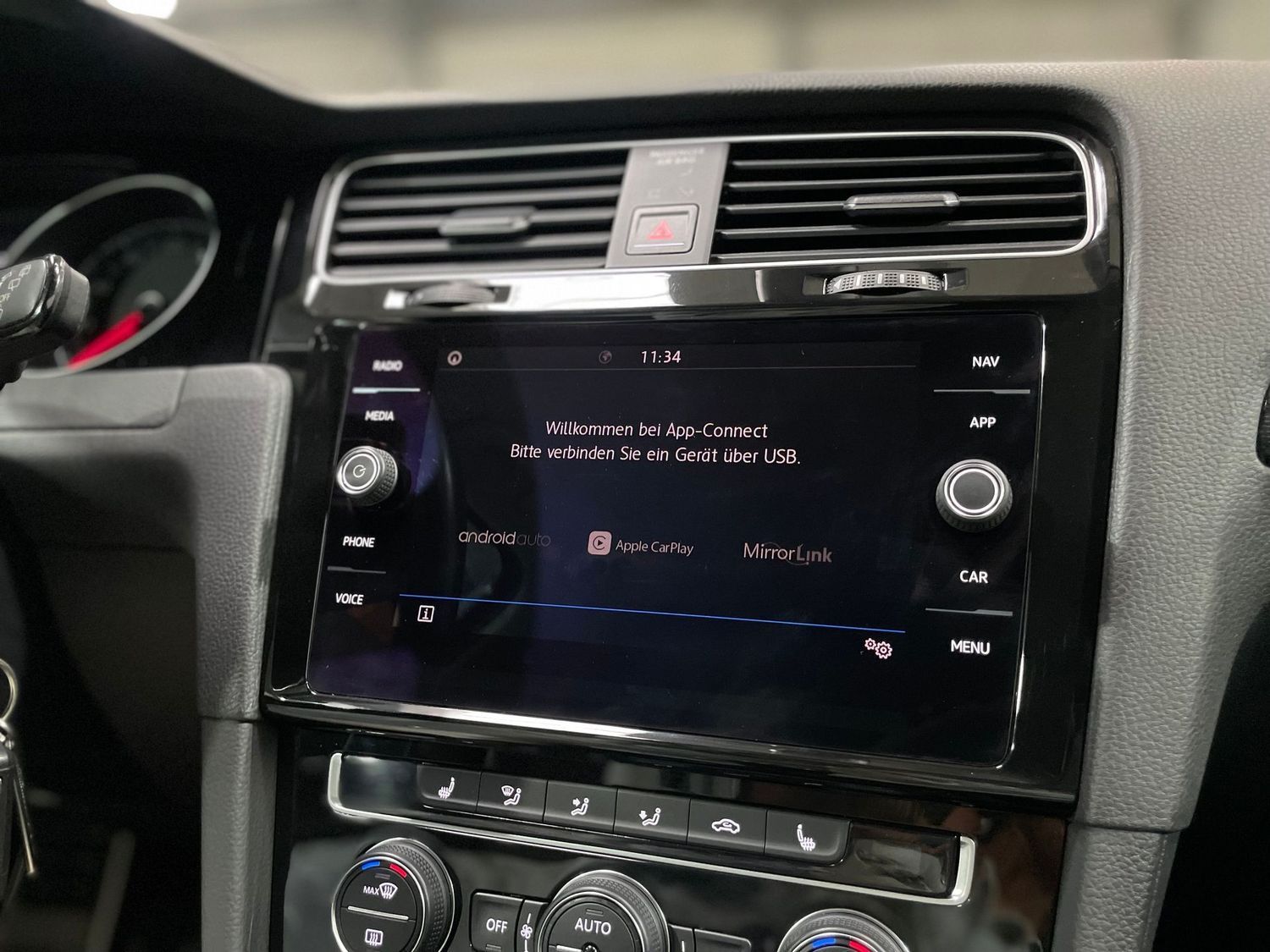 Fahrzeugabbildung Volkswagen Golf 1.5 TSI Sound #ACC#Navi#Carplay#PDC