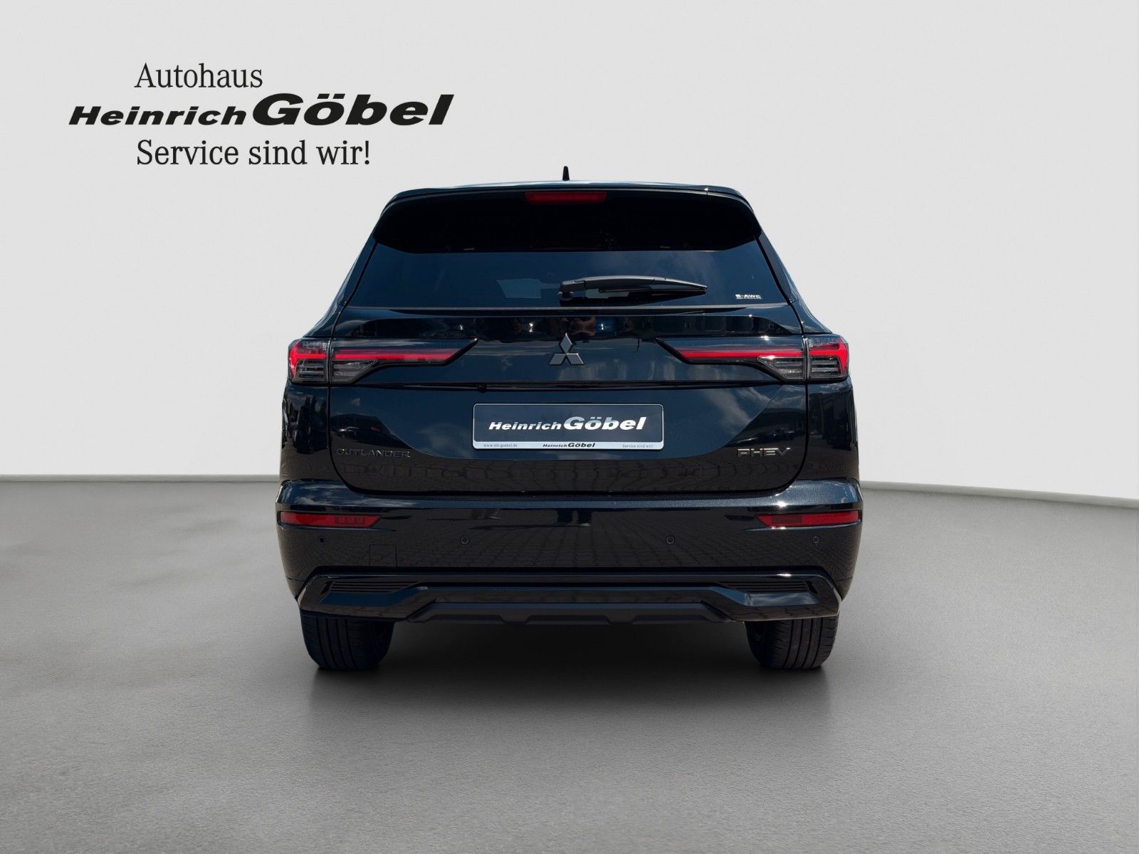 Fahrzeugabbildung Mitsubishi Outlander 2.4 PHEV 4WD LUXURY BLACK AKTIONSPREIS