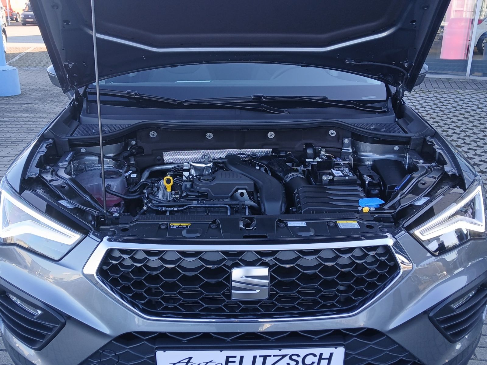 Fahrzeugabbildung SEAT Ateca 1.5 TSI DSG Road Edition LED Keyless