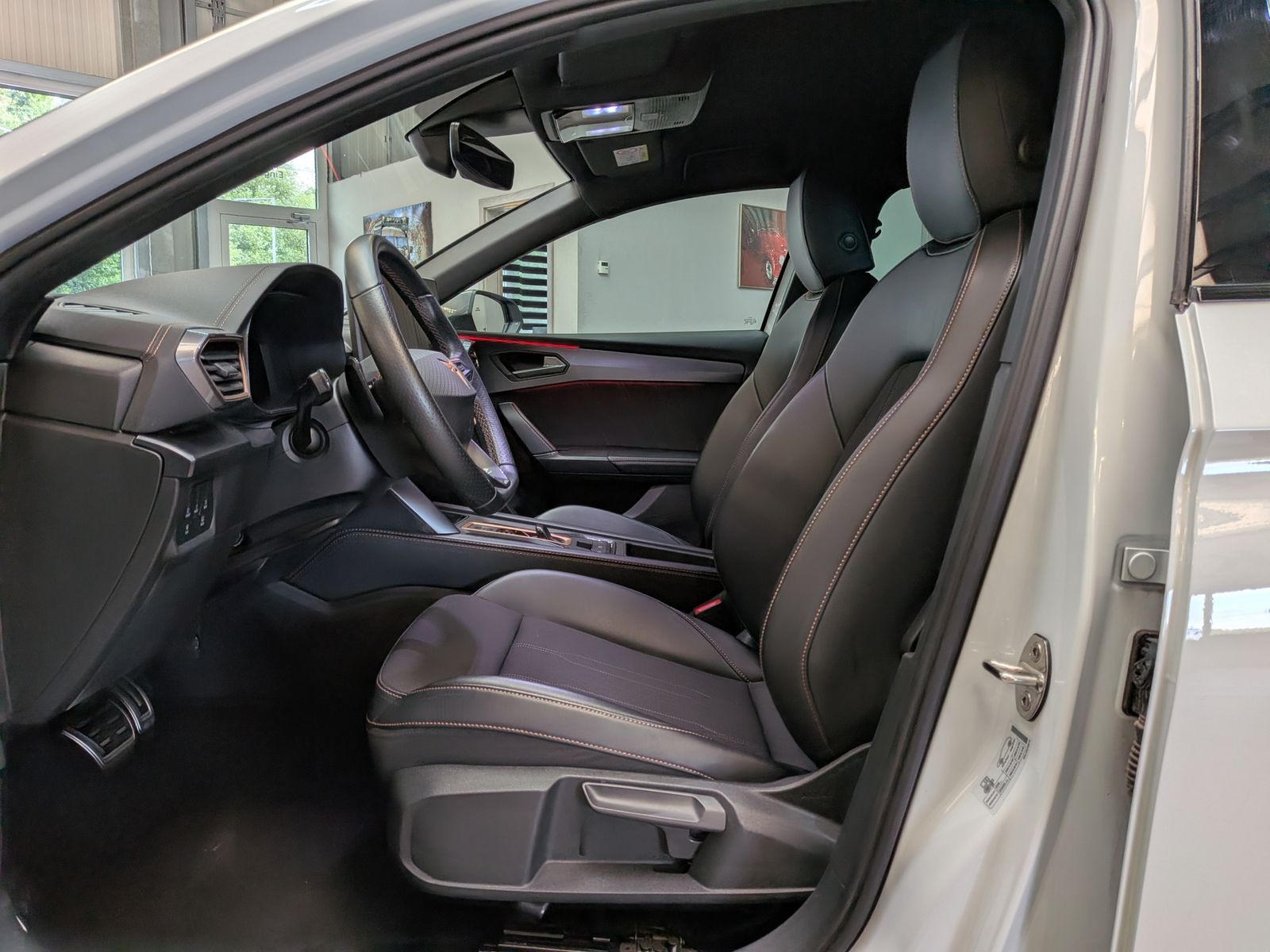 Fahrzeugabbildung CUPRA Leon 1.5 e-Hybrid MATRIX*ACC*EDGE*CARPLA*SoH100%