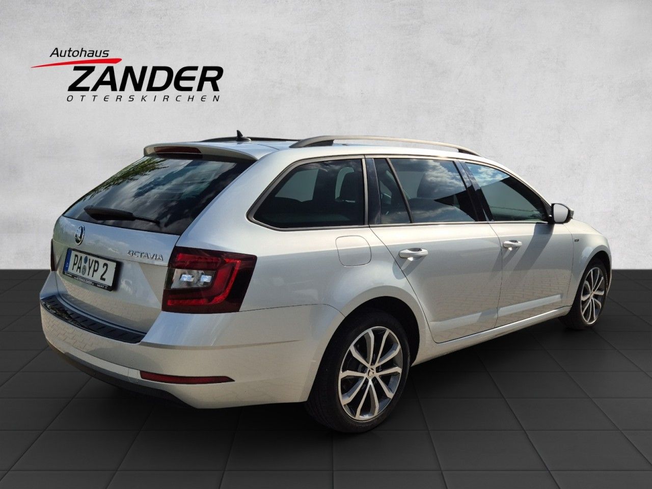 Fahrzeugabbildung SKODA Octavia Combi TDI DSG Soleil AHK Panoramadach