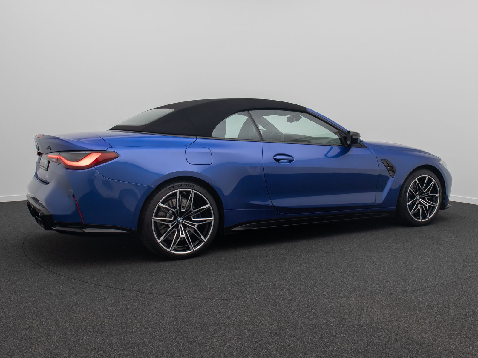 Fahrzeugabbildung BMW M4 Competition Cabrio DAB Laser HUD Alarm 19Zoll