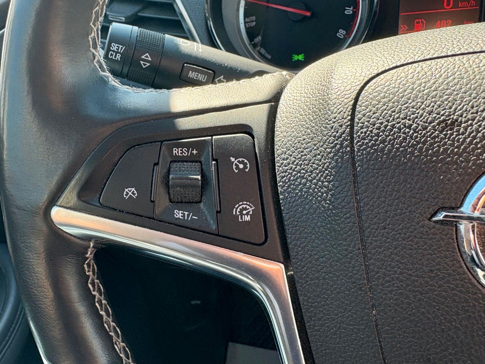 Fahrzeugabbildung Opel Mokka Innova ecoFlex 4x4 Navi Xenon Leder Kamera