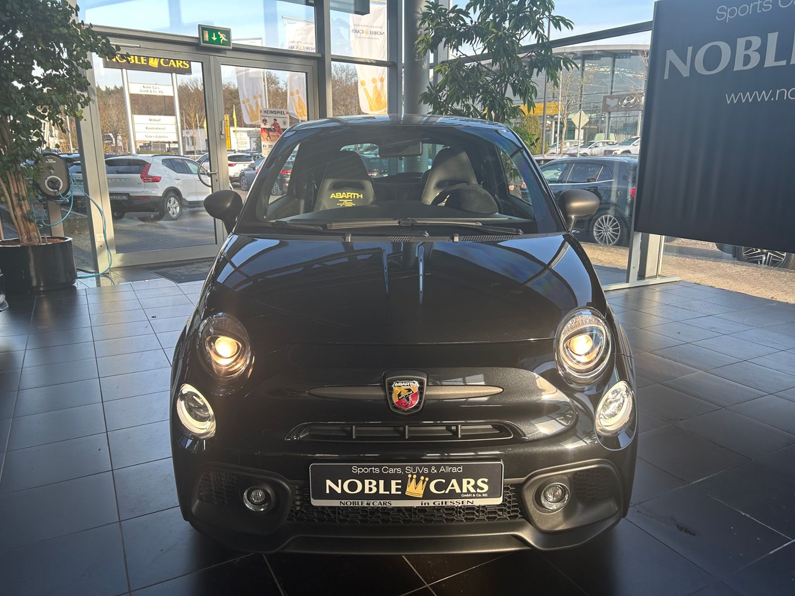 Fahrzeugabbildung Abarth 695 75 Anniversario 1.4 T-Jet BEATS