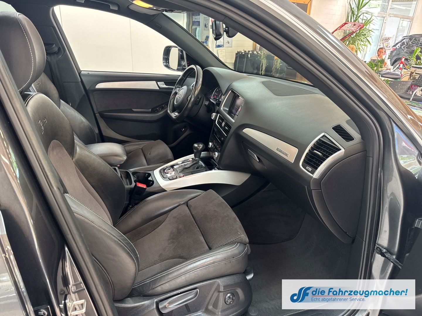 Fahrzeugabbildung Audi Q5 2.0 TDI quattro DPF clean diesel  S-line Spor