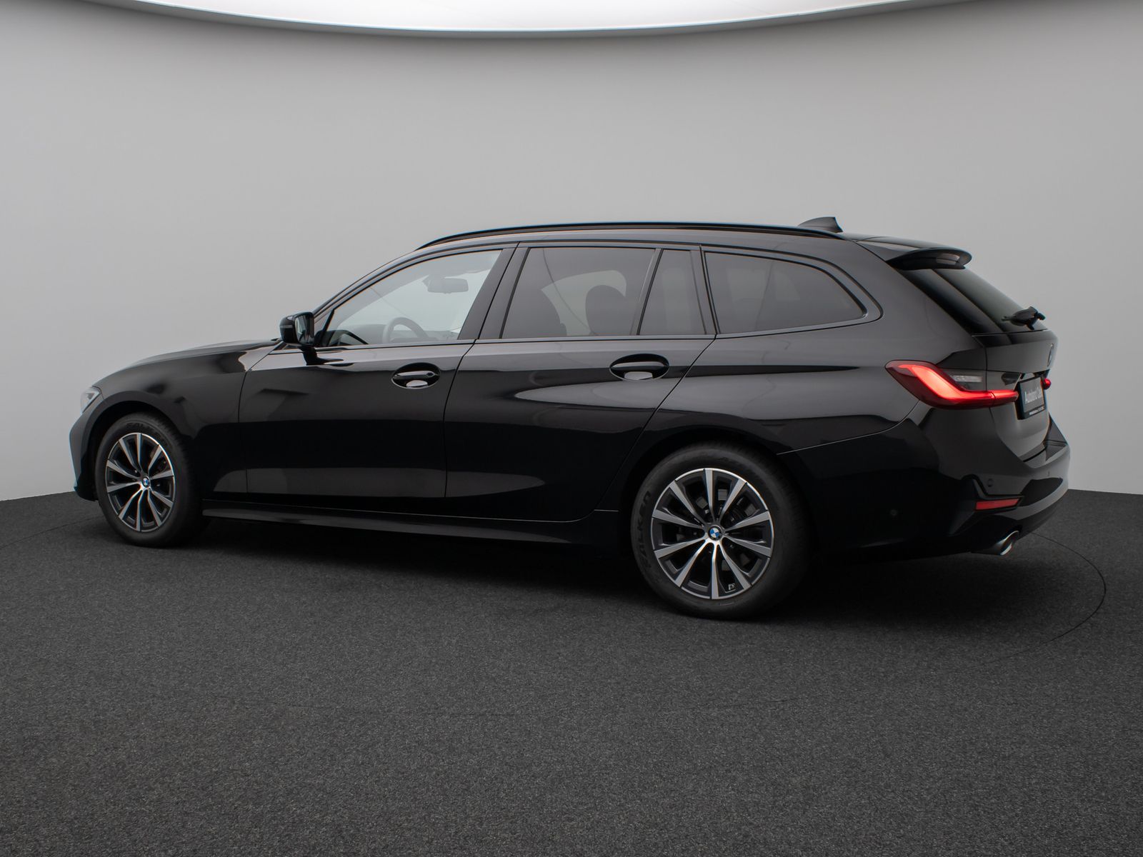 Fahrzeugabbildung BMW 320d  xD Sport Line Panorama Kamera HiFi Komfort