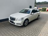 Mercedes-Benz E -Klasse T-Modell E 300 CGI BlueEfficiency - Mercedes-Benz E 300 mit Benzin-Antrieb: Automatik