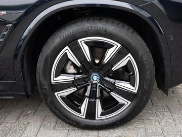 صورة 10 لـ 2024 BMW IX3