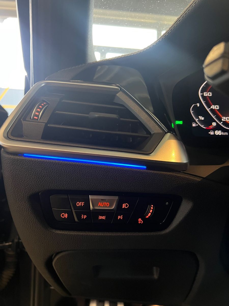 Fahrzeugabbildung BMW M340i Lim. xDrive * 1.HAND *SCHECKHEFT-BMW*360*