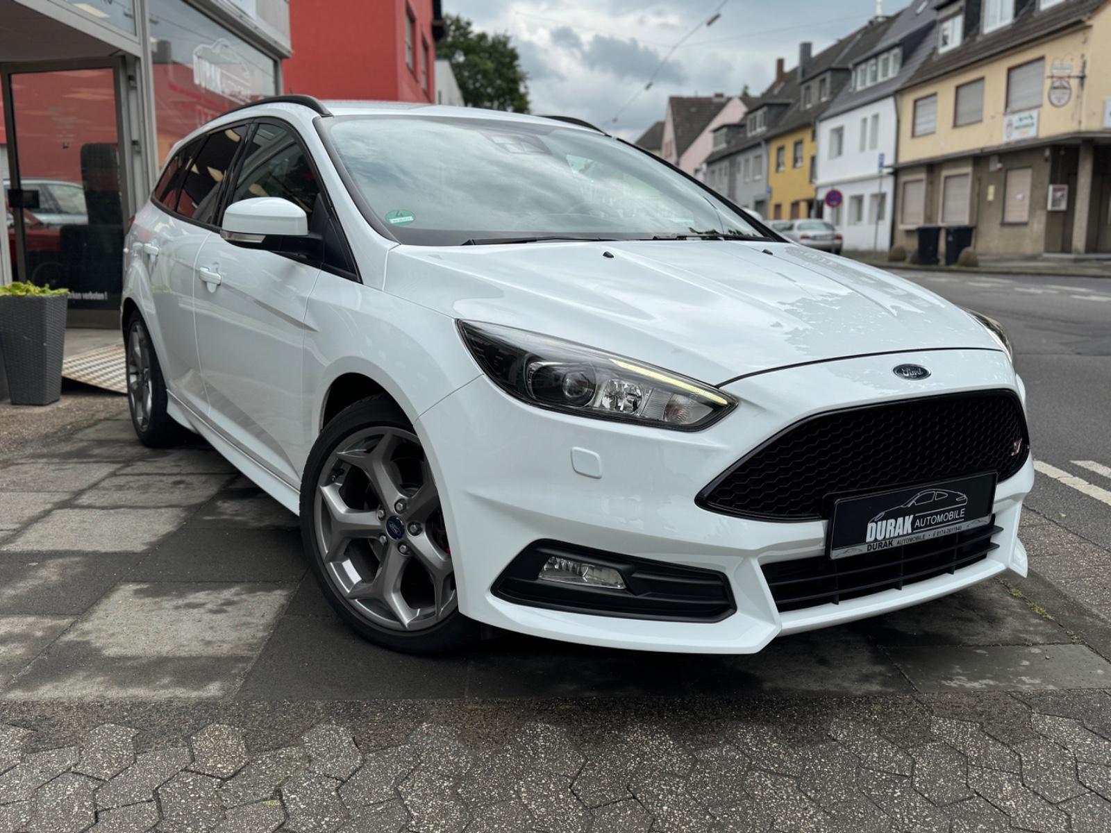 Ford Focus Turnier ST/ CarPlay/ RECARO/ FROZEN WHITE