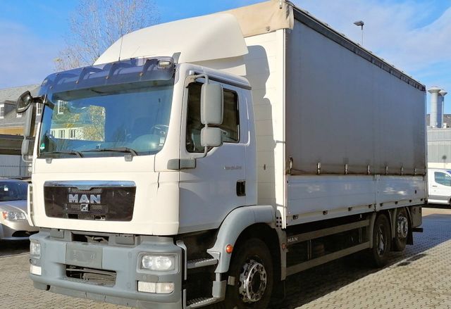 MAN TGM 26.360 6x2 Klima*EDSCHA*AHK*wenig KM