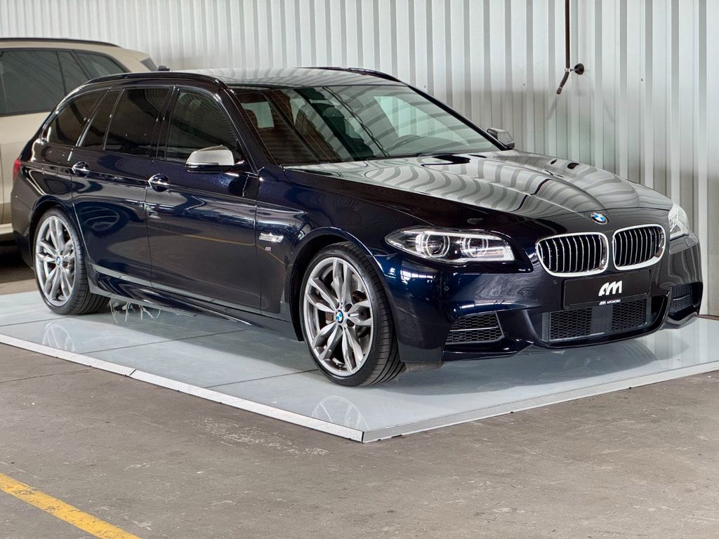 BMW M550