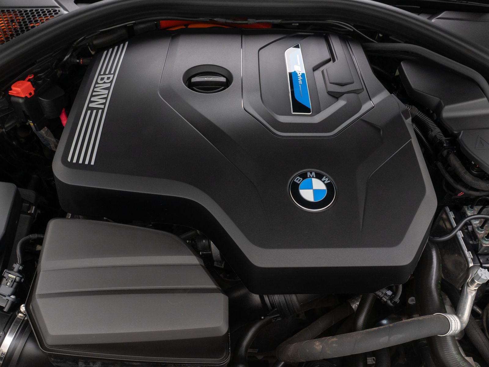 Fahrzeugabbildung BMW 320e Sport Line DAB CockPitPr Lenkrhzg AHK Alarm