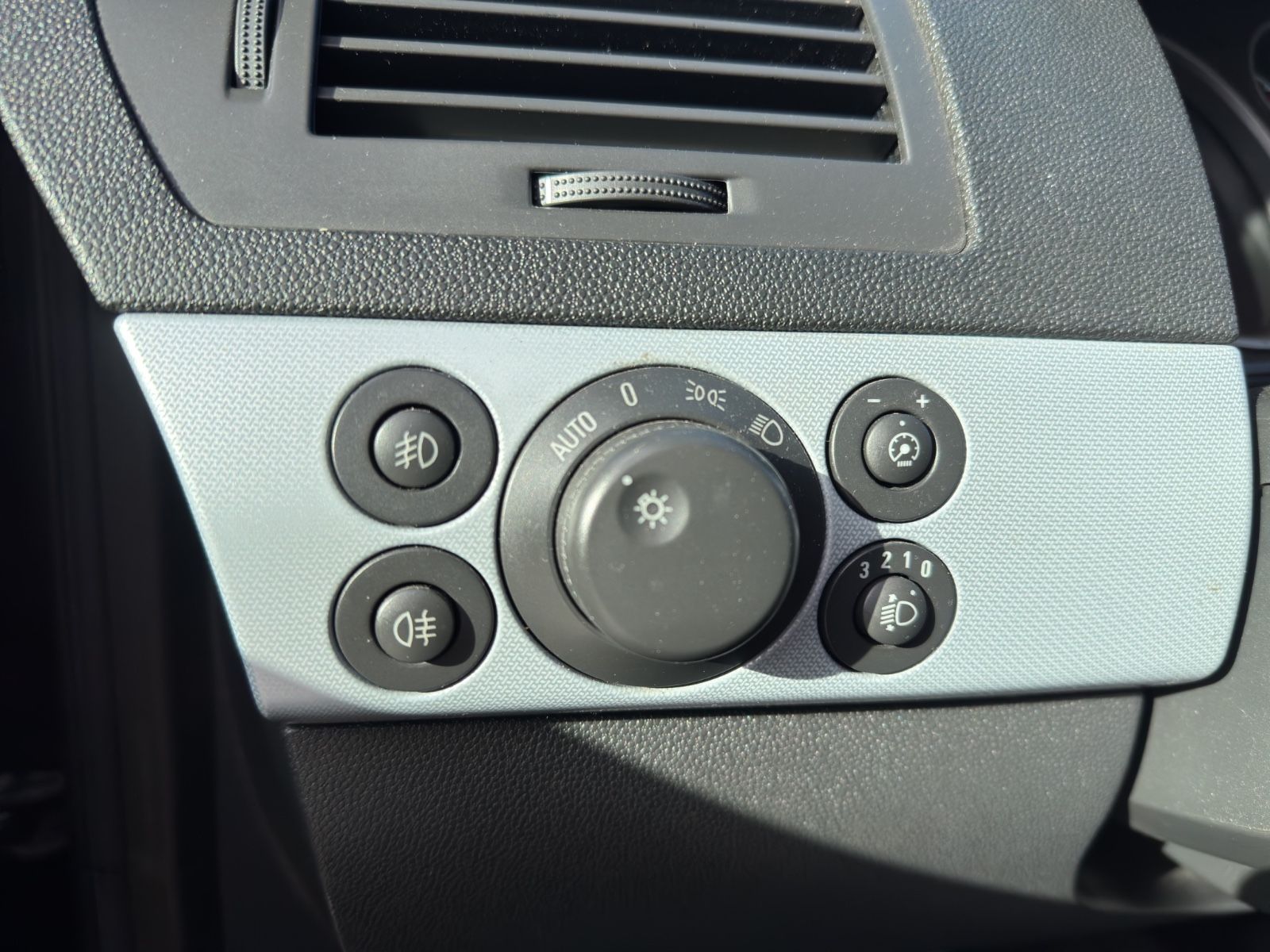 Fahrzeugabbildung Opel Astra H GTC Edition/Tempomat/Klima/PDC