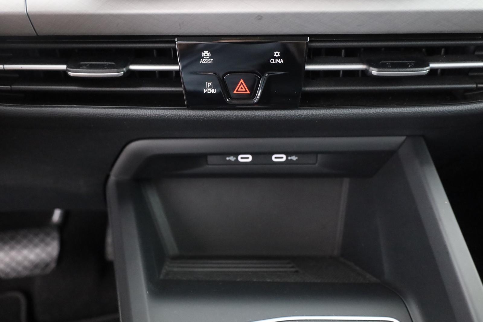 Volkswagen Golf VIII Variant 1.5 eTSI DSG LED Sitzheizung, миниатюра 12
