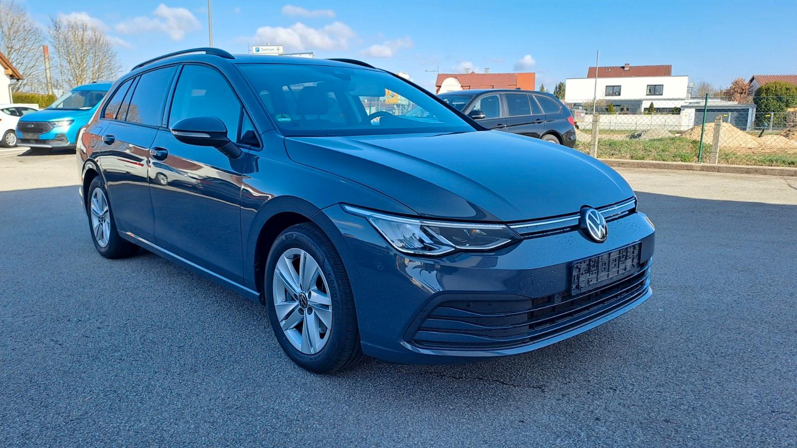 Volkswagen Golf VIII Variant Life AHK ACC Kamera Navi Spur.