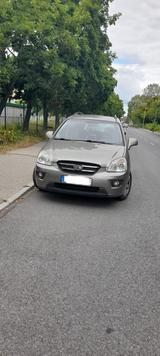 Kia Carens in sehr guten Zustand - Kia Carens aus 2010