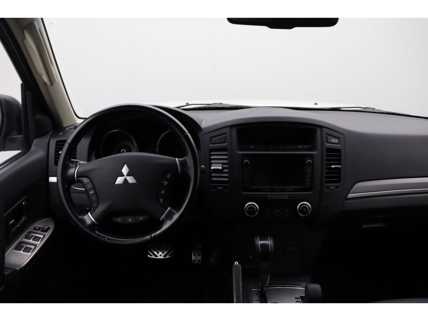 Fahrzeugabbildung Mitsubishi Pajero 3.2 DI-D Edition 30 7-Sitzer