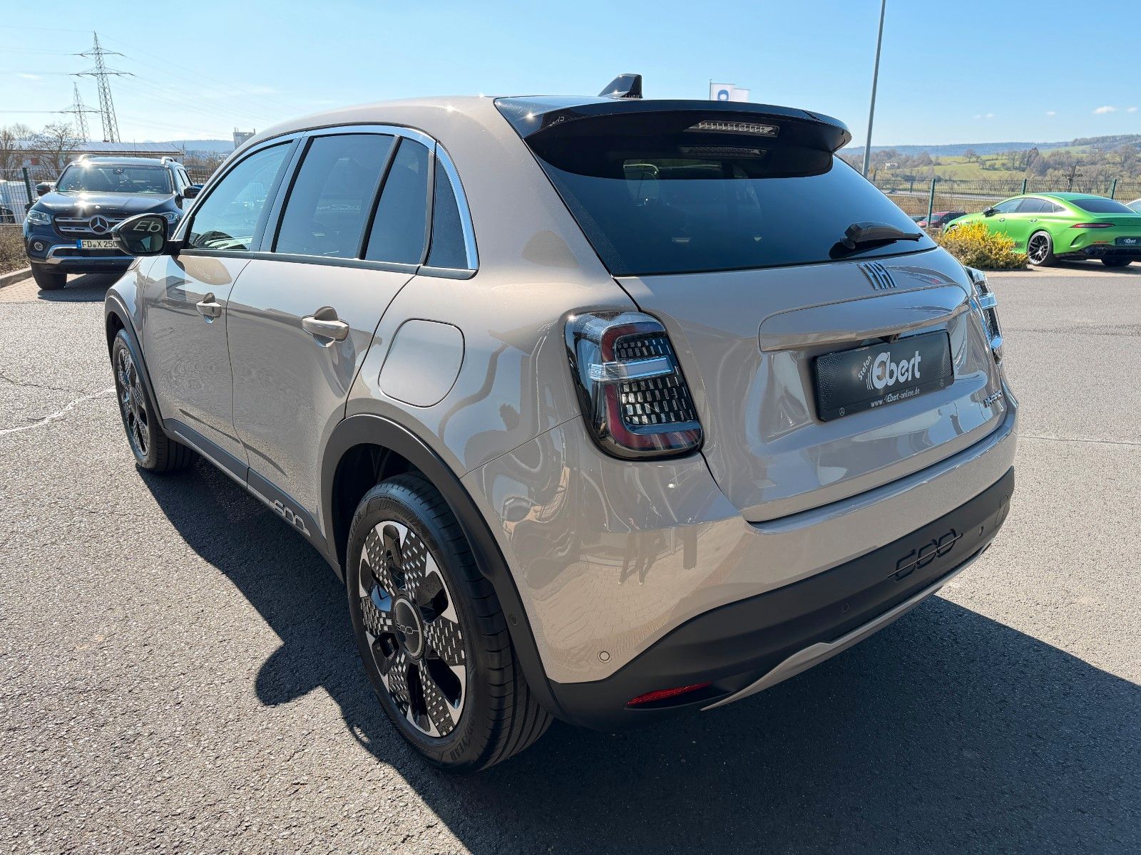 Fahrzeugabbildung Fiat 600 Hybrid La Prima R-Kamera+Massage+LED+8-Fach