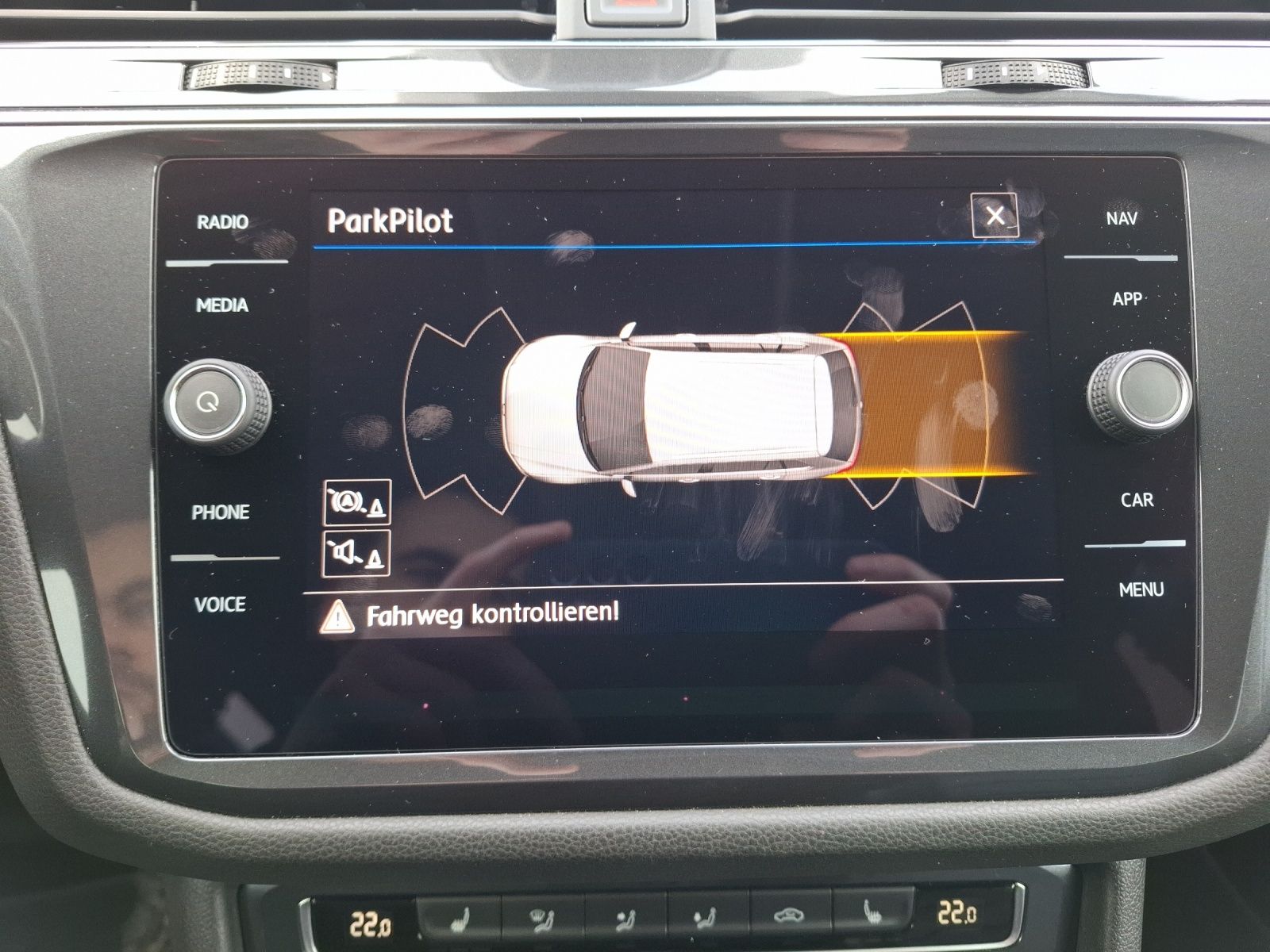 Fahrzeugabbildung Volkswagen Tiguan Allspace TDI Highline 4M DSG R-Line LED A