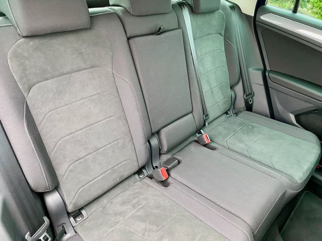 Fahrzeugabbildung Volkswagen Tiguan 1.5 TSI Life AAC NAVI SHZ PDC MASSAGE