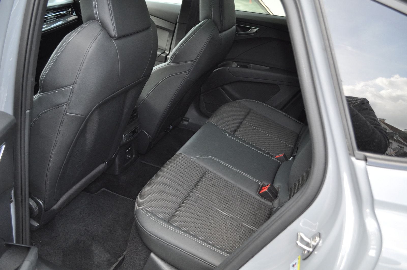 Fahrzeugabbildung Audi Q4 e-tron Sportback 50 e-tron quattro