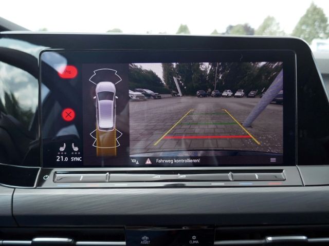 Fahrzeugabbildung Volkswagen Golf VIII Variant Style 2.0 TDI DSG LED RFK ACC