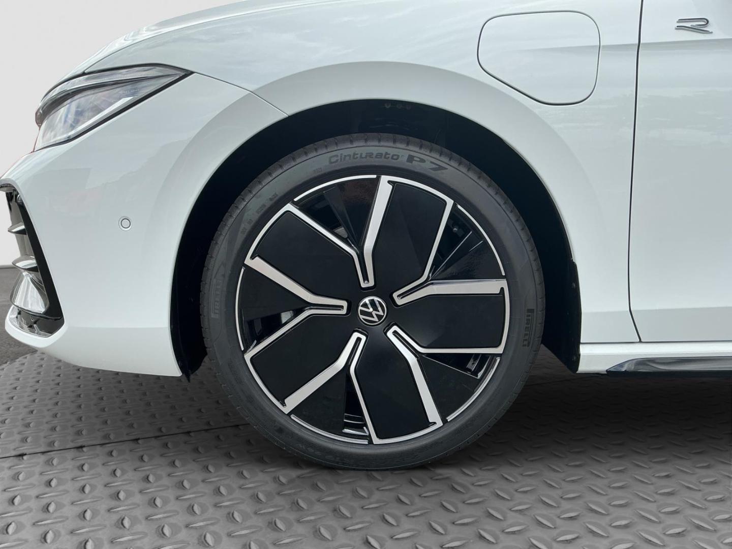 Volkswagen Passat Variant 1.5 TSI eHybrid 6-DSG R-Line AHK 