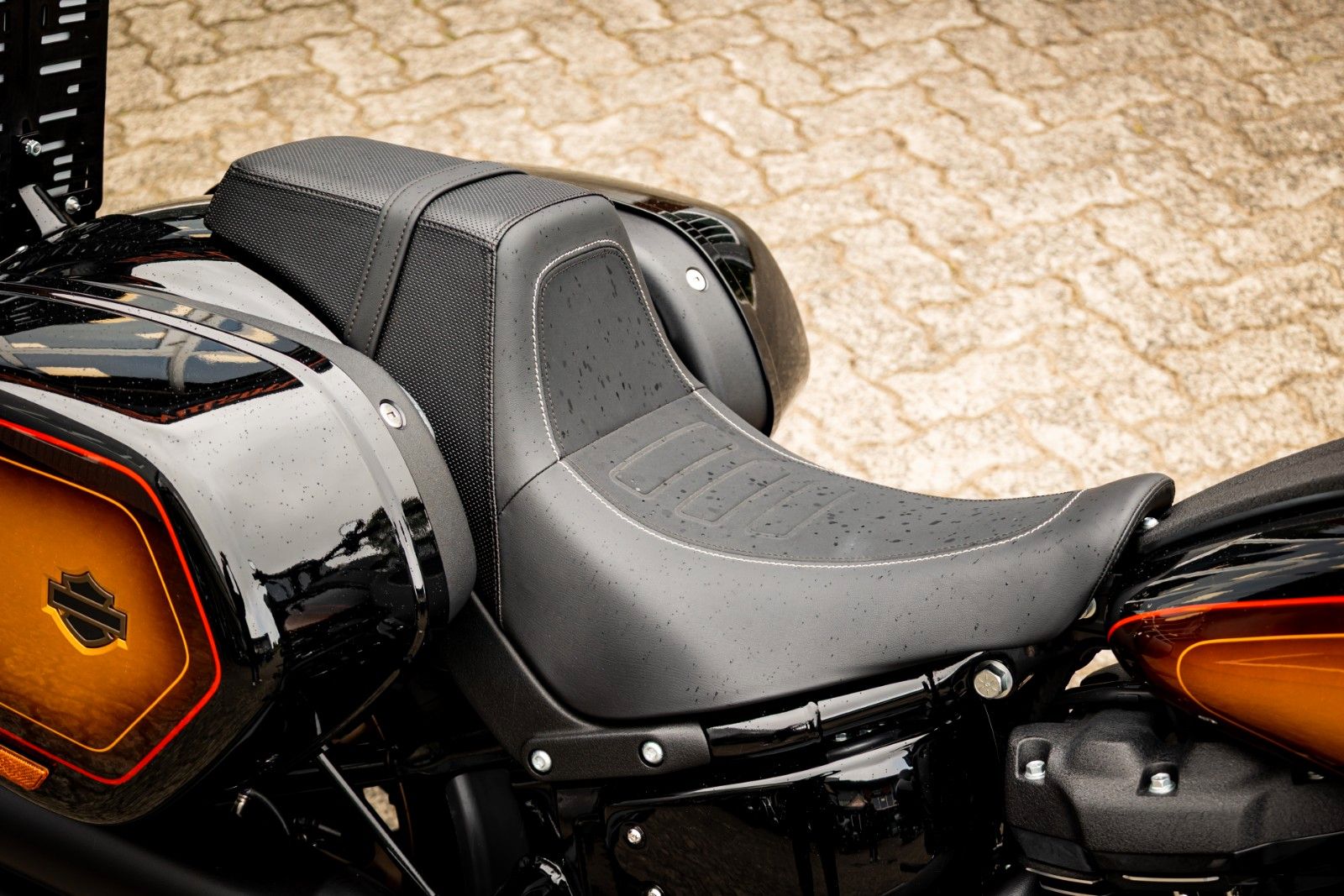 Fahrzeugabbildung Harley-Davidson FXLRST Low Rider ST 117 HeinzBikes Clubstyle SE
