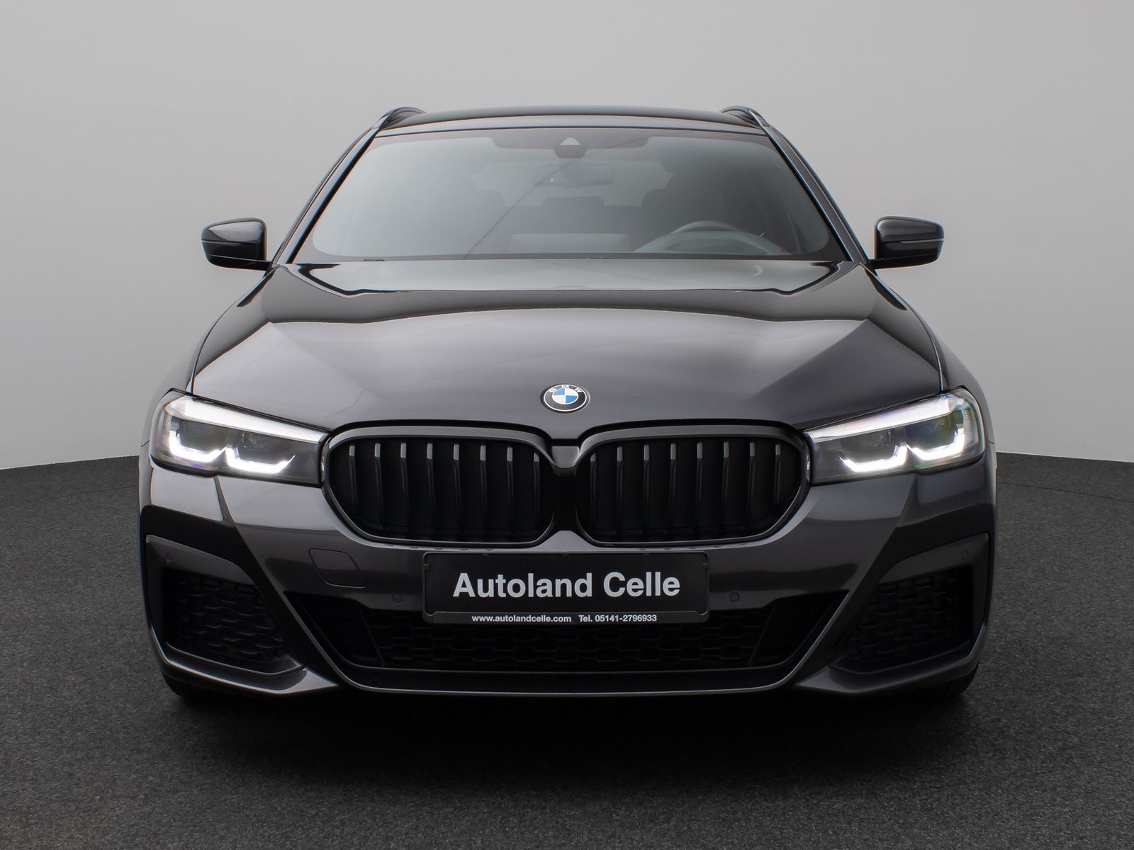 Fahrzeugabbildung BMW 530d xD M Sport Kamera HUD DAB H/K Komfort Alarm