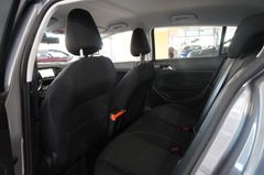 Fahrzeugabbildung Peugeot 308 LIM. 1.5D ALLURE NAVI/LED/PDC/TEMP./SPORT