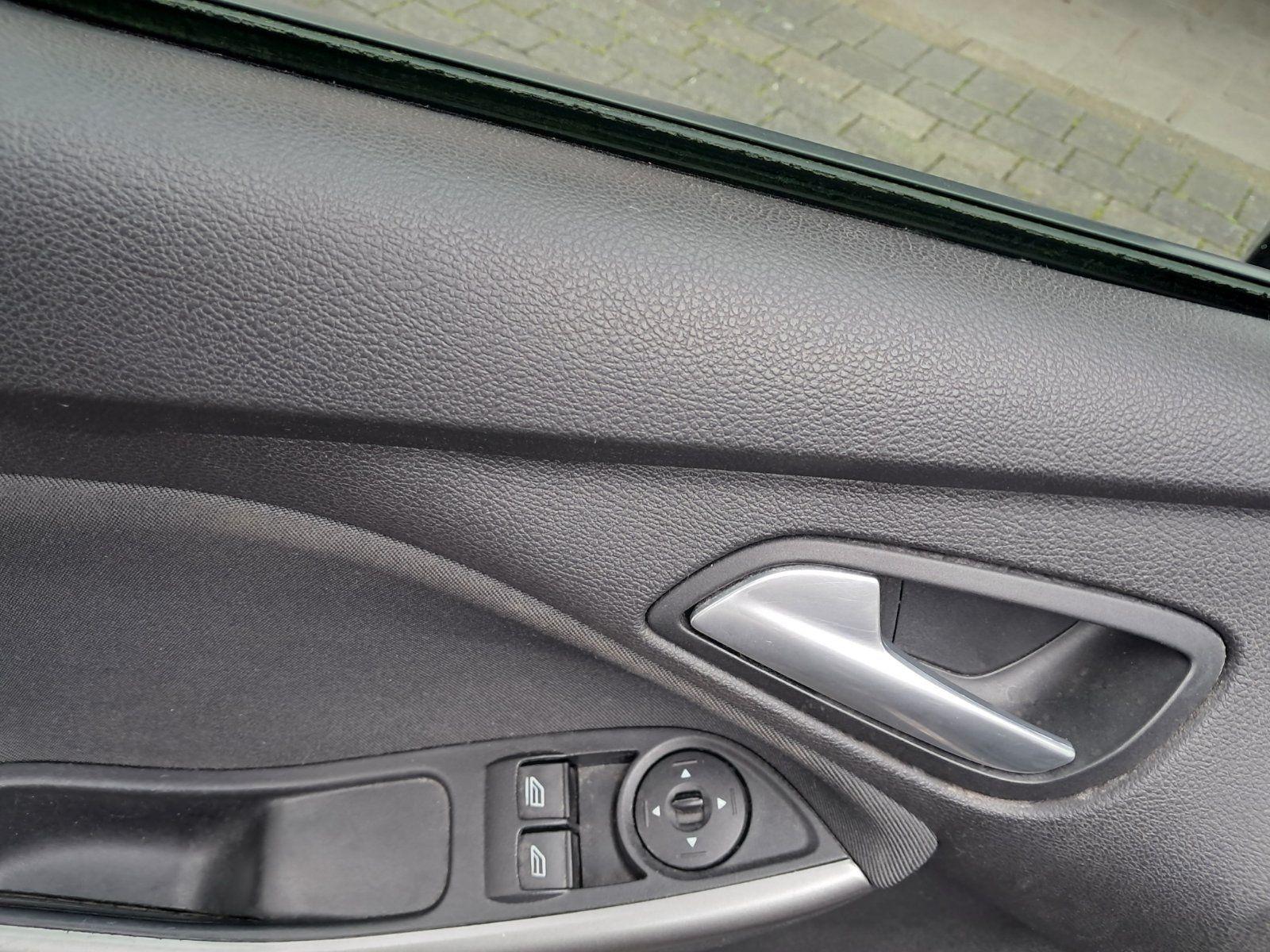 Ford Focus 2014 — photo 14