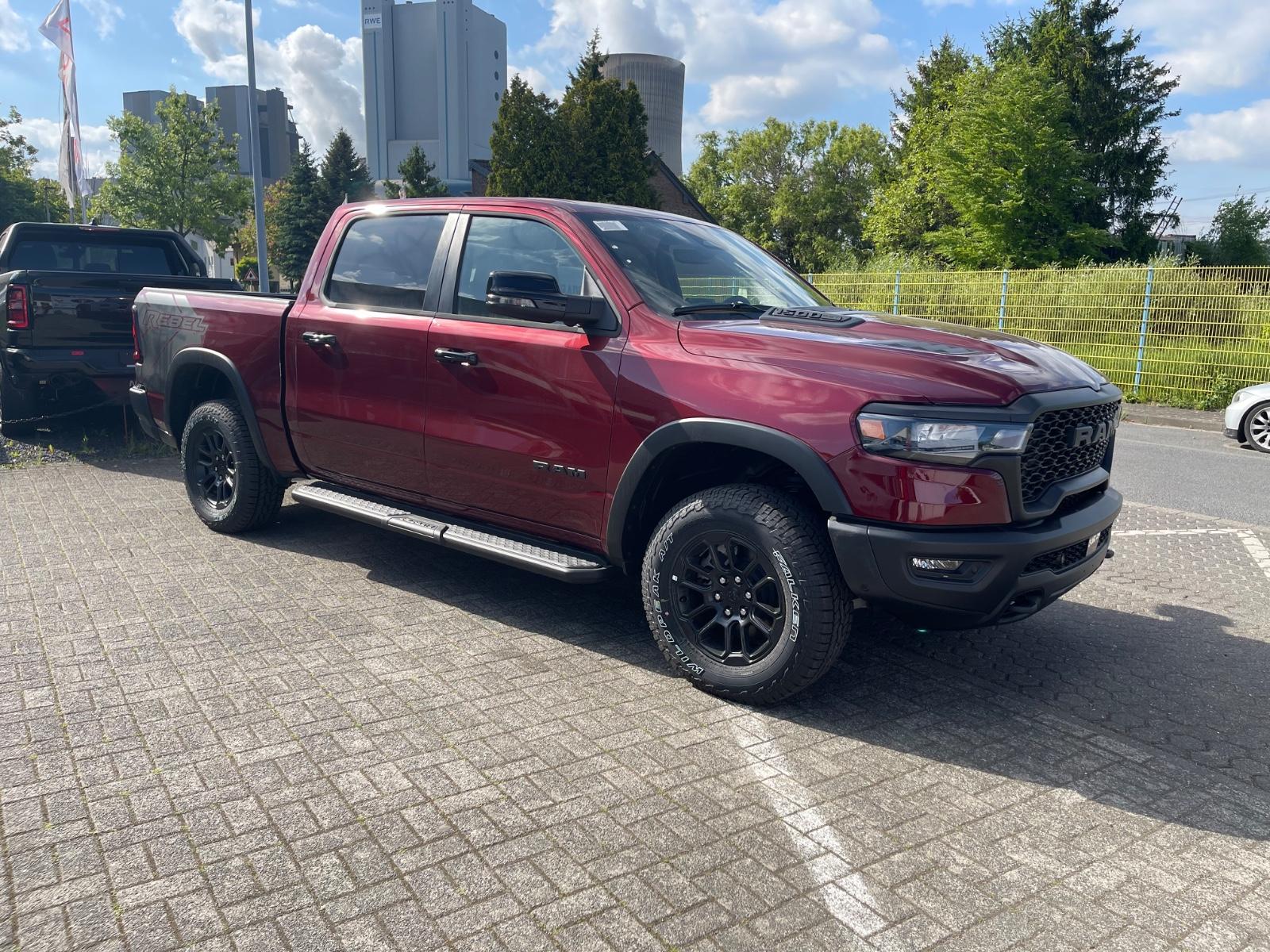 Dodge RAM 1500 Rebel Oct. Red | LPG | 3 Jahre Garantie