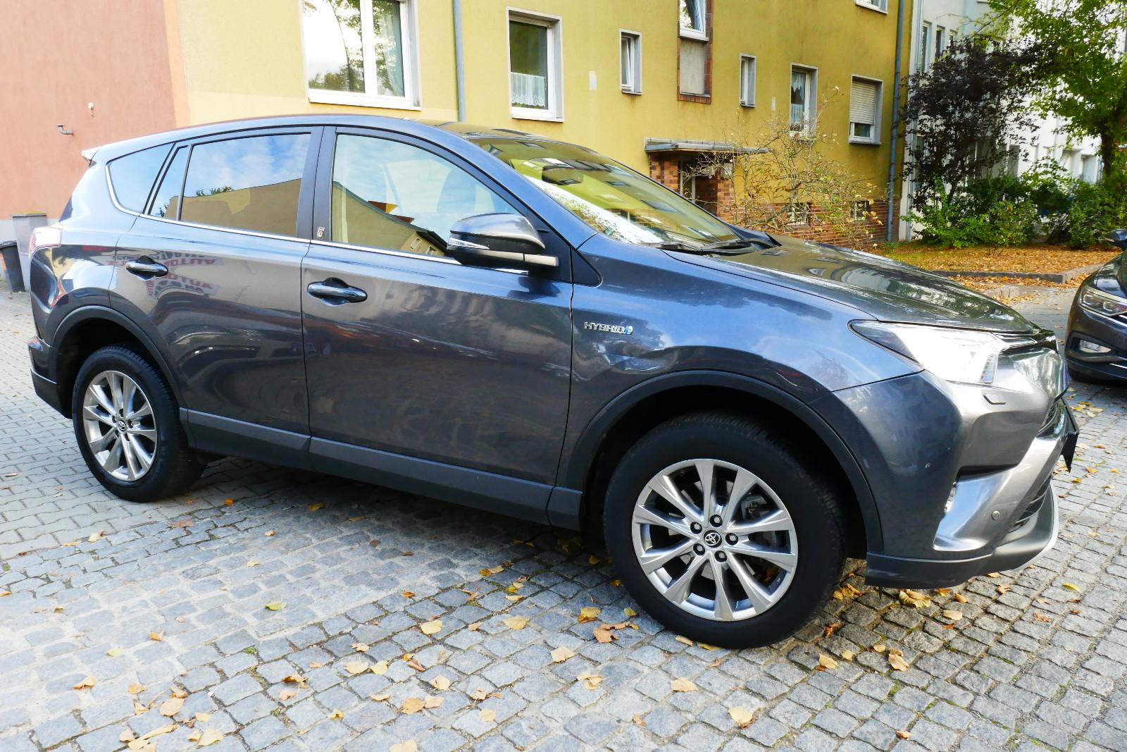 TOYOTA RAV 4 155CH - BVA - 1ERE MAIN - HAYON ÉLECTRIQUE - 75.342 KMS
