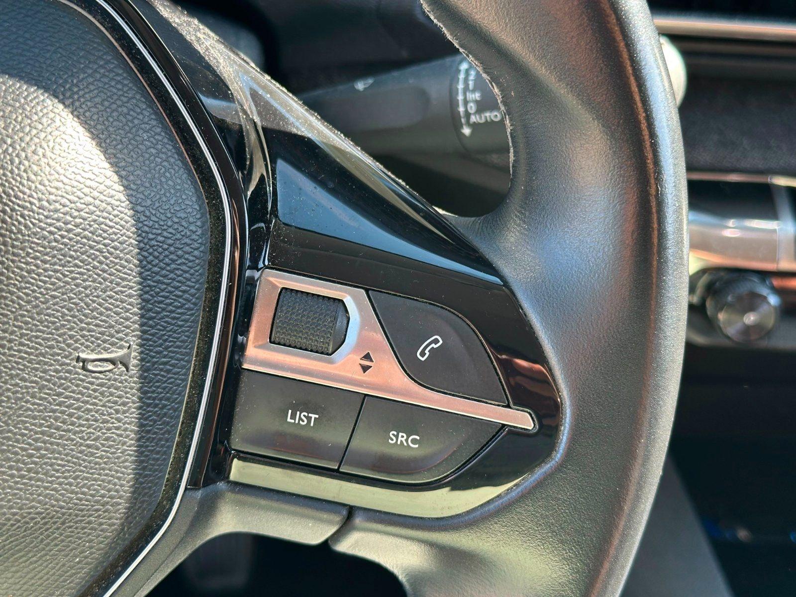 Peugeot 3008 Allure NAVI. KAMERA. PDC. KEYLESS