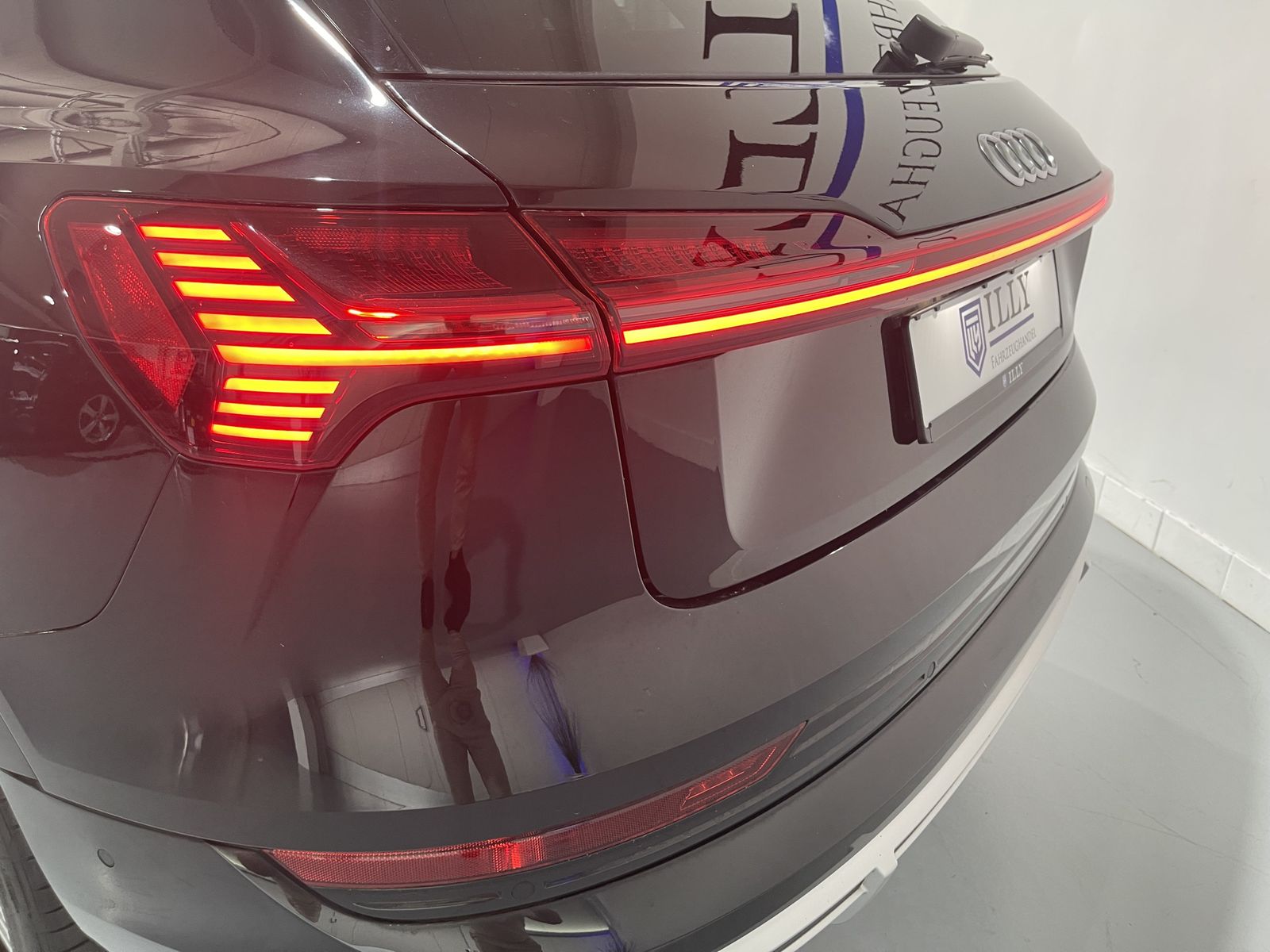 Fahrzeugabbildung Audi e-tron 55 Quattro*S-line*22°zoll*HUD*Leder*Cam*