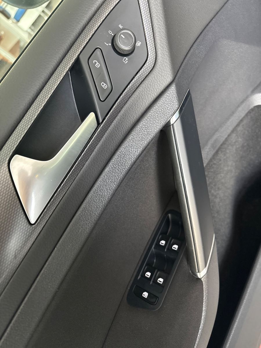 Fahrzeugabbildung Volkswagen Golf VII Lim. Lounge BMT