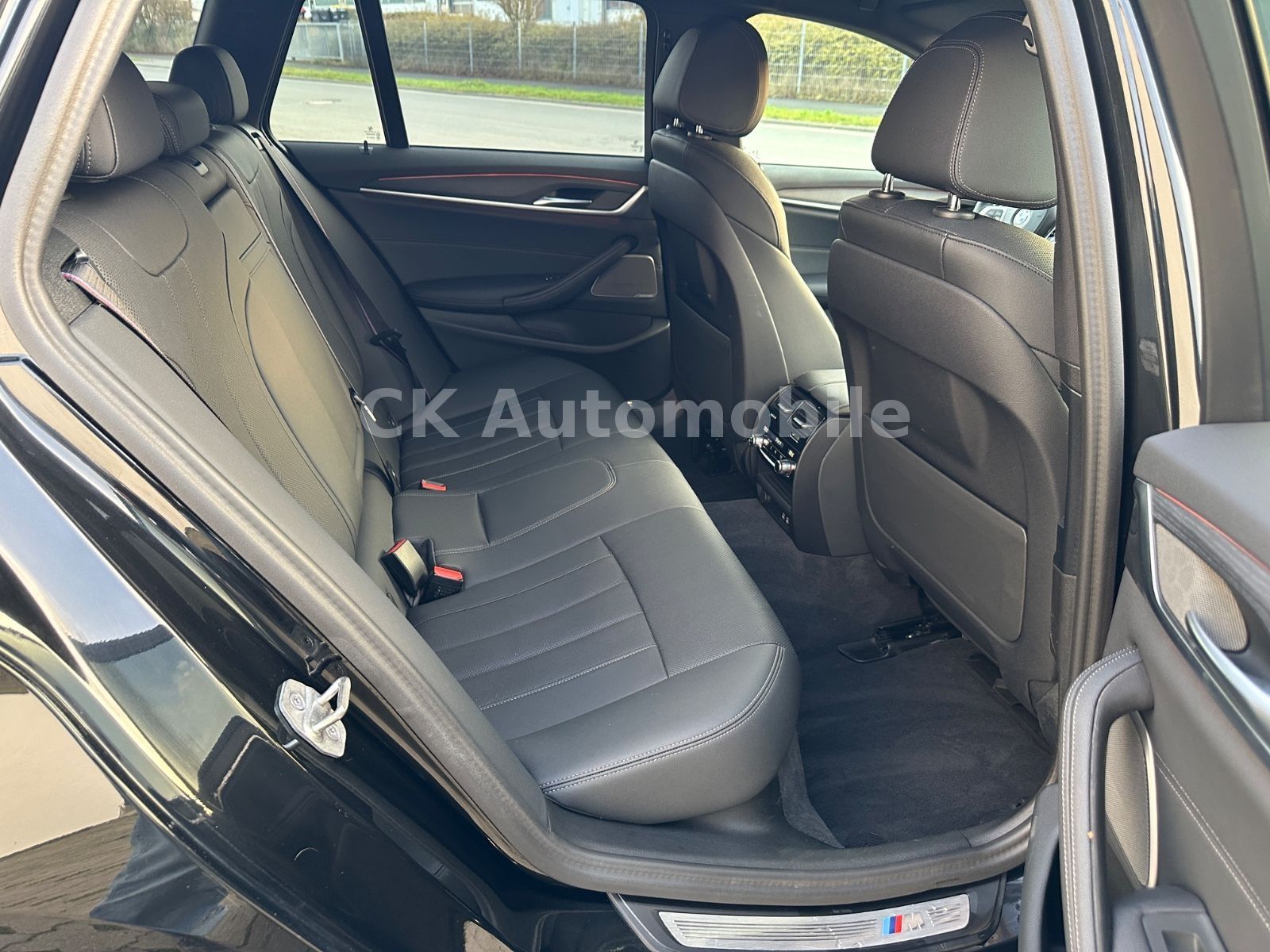 Fahrzeugabbildung BMW 530d xDrive M-Sport Facelift/Laser/Head-Up/AHK