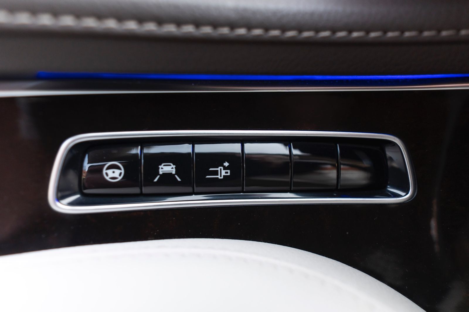 Fahrzeugabbildung Mercedes-Benz S 560 Cabriolet Burmester 360° LED ACC Massage
