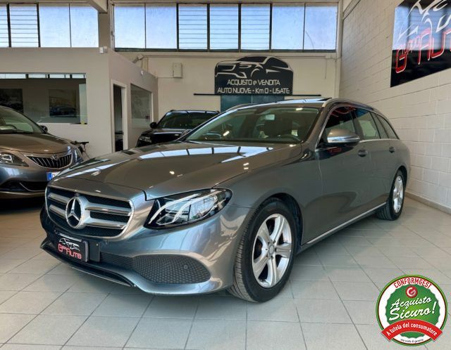 Image of Mercedes-Benz E 220