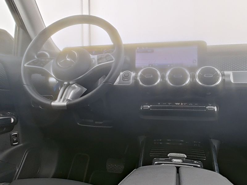 Fahrzeugabbildung Mercedes-Benz GLB 180 Progressive*AHK*Kamera*Totwinkel*MBUX*7G